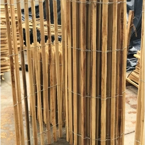 Photo d'un rouleau de ganivelle ou clôture girondine