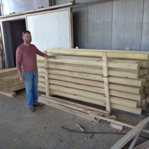 Photo de piquets ronds fraisés